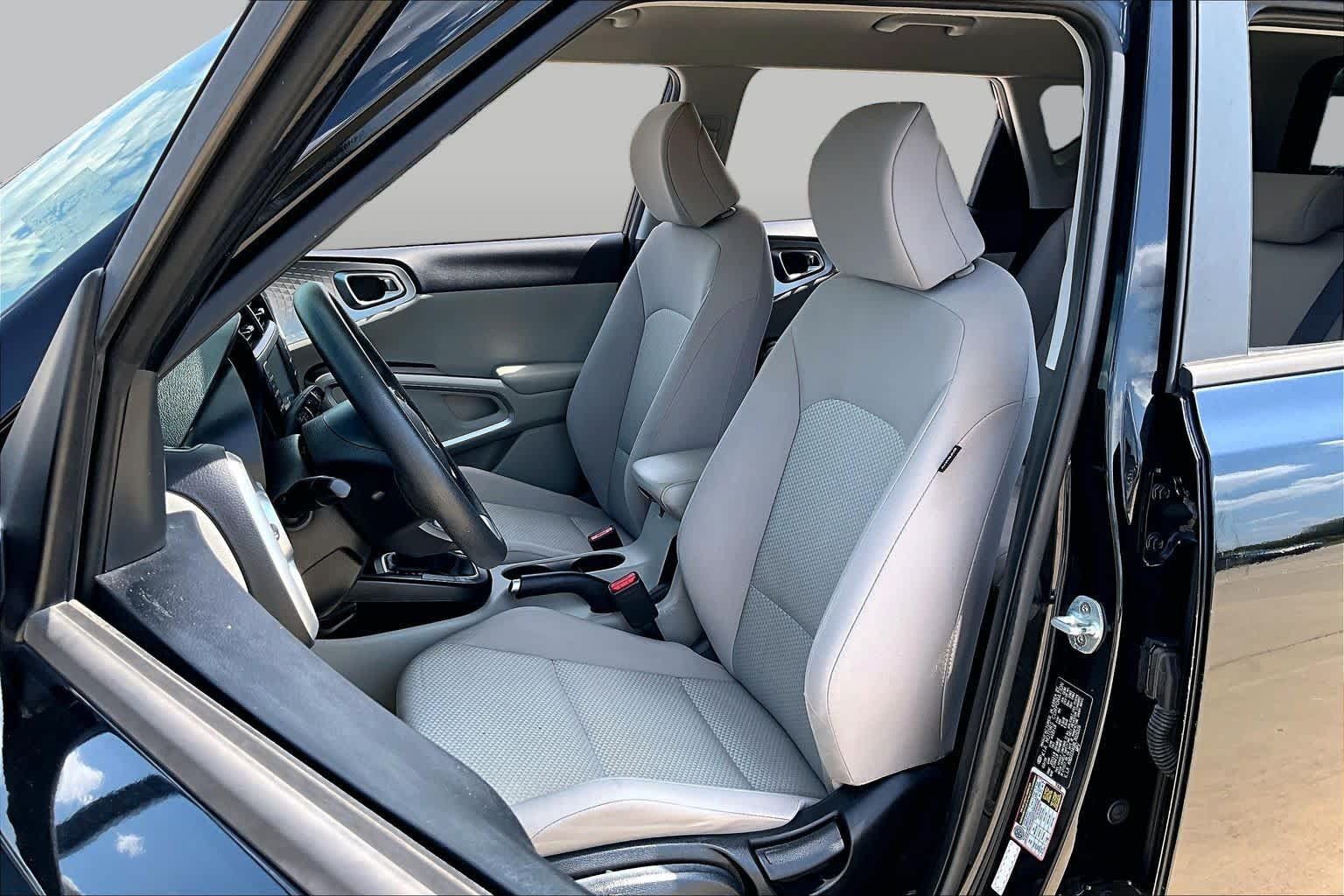 Used 2020 Kia Soul LX FWD image 8