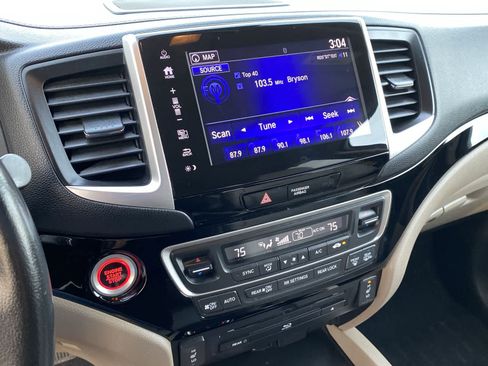 Used 2018 Honda Pilot Touring image 33