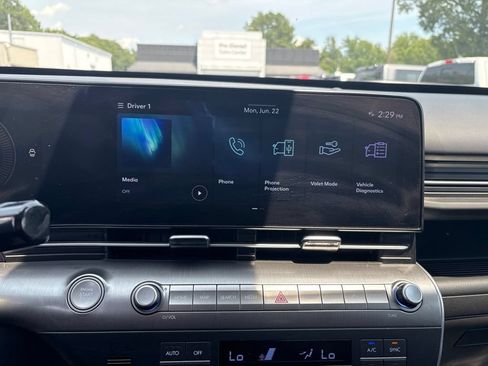 Used 2025 Hyundai Kona SEL AWD/4WD image 19