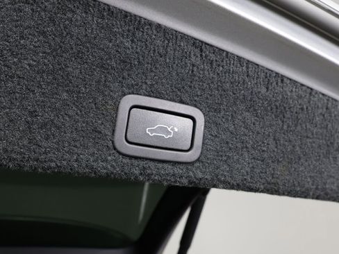 Used 2015 Volvo XC60 T6 Platinum image 19