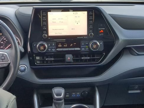 Used 2022 Toyota Highlander XSE image 30