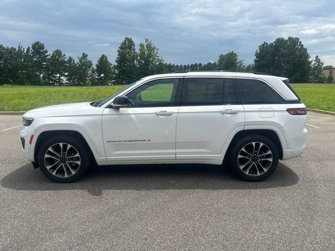 Certified 2023 Jeep Grand Cherokee Overland w/ Luxury Tech Group IV AWD/4WD image 4