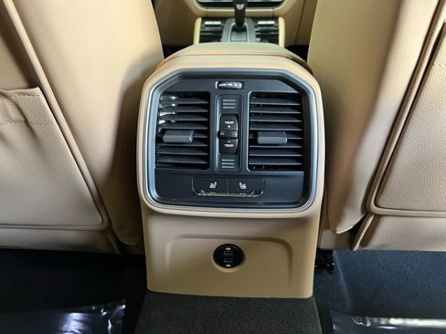 Used 2026 Porsche Macan image 17