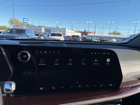 New 2026 Chevrolet Traverse Z71 w/ Enhanced Driving Package image 25