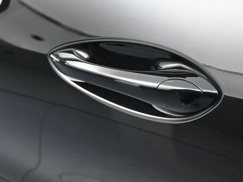 Used 2025 Chevrolet Trax LT FWD image 30