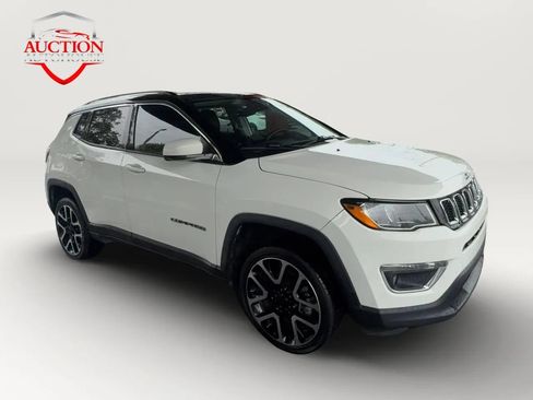 Used 2018 Jeep Compass Limited w/ Navigation Group AWD/4WD image 8