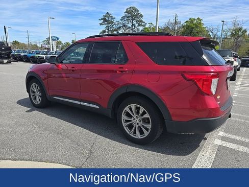Used 2022 Ford Explorer XLT w/ Equipment Group 202A image 5