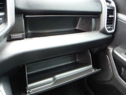 Used 2022 RAM 1500 Big Horn AWD/4WD image 36