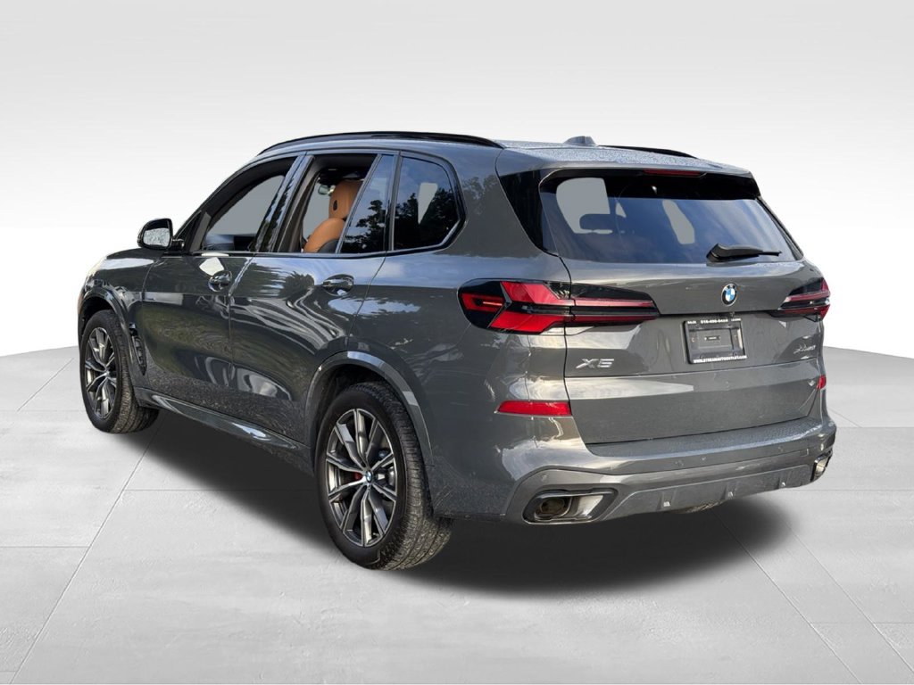 Used 2025 BMW X5 xDrive40i w/ M Sport Package AWD/4WD image 8