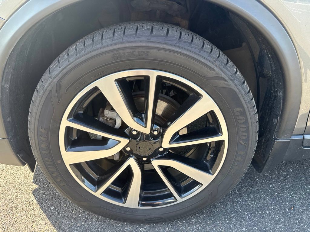 Used 2020 Nissan Rogue SL AWD/4WD image 4