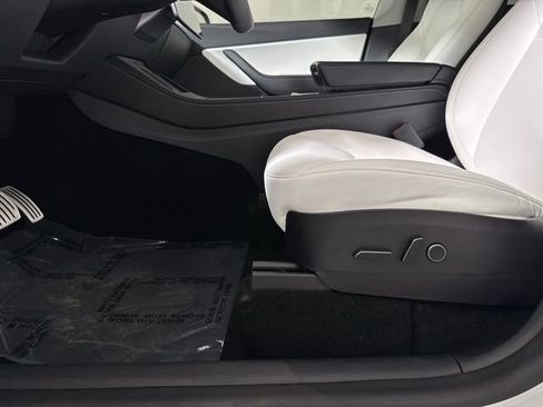 Used 2022 Tesla Model Y Performance image 20