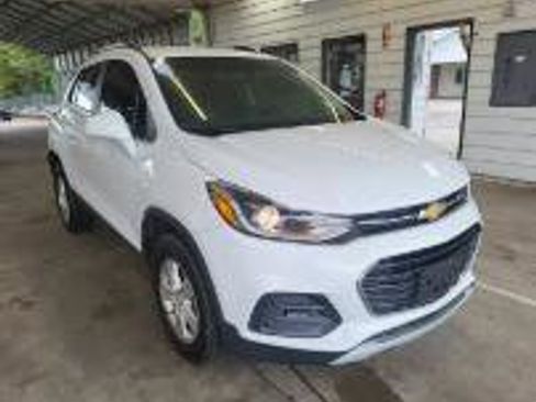 Used 2020 Chevrolet Trax LT AWD/4WD image 1