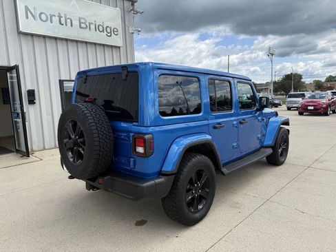 Used 2023 Jeep Wrangler Unlimited Sahara AWD/4WD image 4
