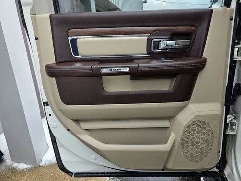 Used 2018 RAM 1500 Laramie image 19