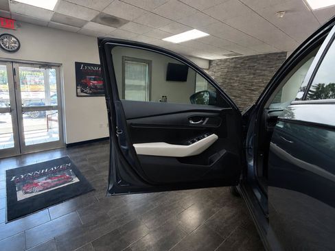 Used 2025 Honda Accord SE image 11