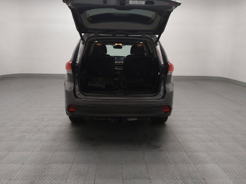 Used 2019 Toyota Highlander XLE image 29
