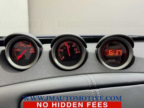 Used 2016 Nissan 370Z Coupe RWD image 23