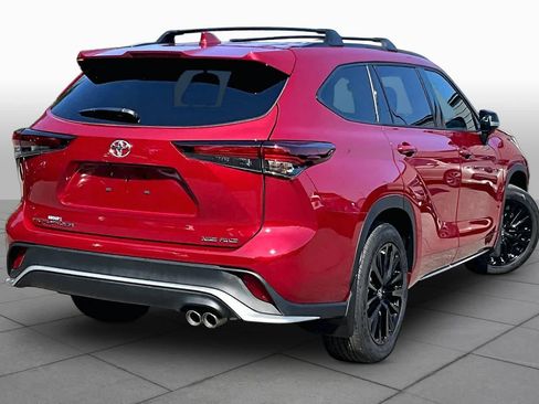 Used 2026 Toyota Highlander XSE AWD/4WD image 13