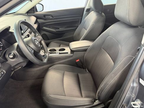 Used 2024 Nissan Altima 2.5 S FWD image 9