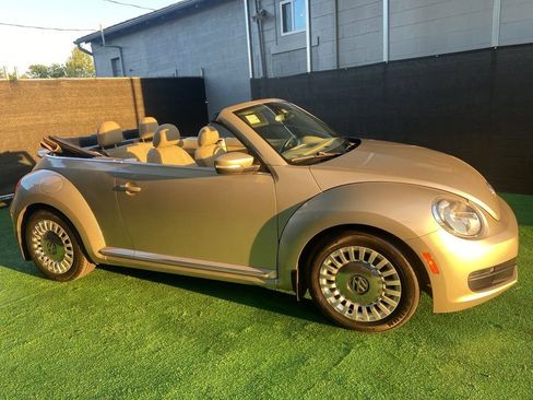 Used 2013 Volkswagen Beetle 2.5 FWD image 24
