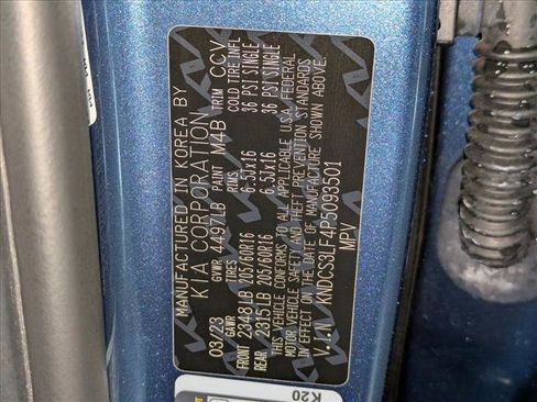 Used 2023 Kia Niro EX image 26