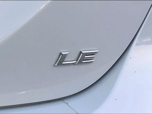 Used 2022 Toyota Camry LE FWD image 9