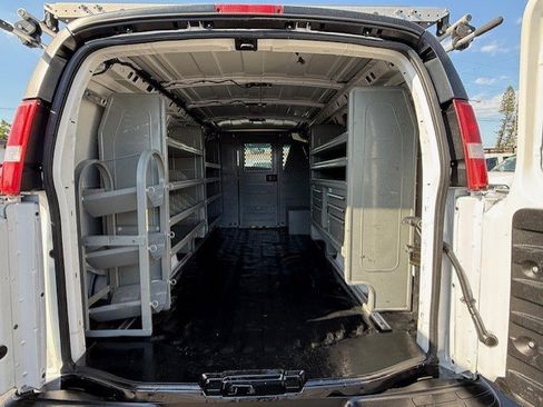 Used 2018 Chevrolet Express 2500 w/ Driver Convenience Package image 14