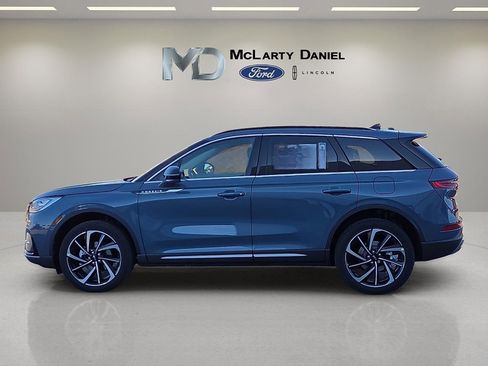 New 2026 Lincoln Corsair Reserve w/ Towing Package image 3