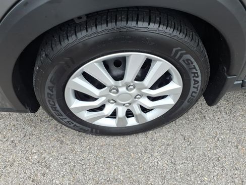 Used 2021 Nissan Kicks S FWD image 5