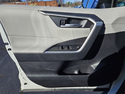 Used 2024 Toyota RAV4 XLE image 30