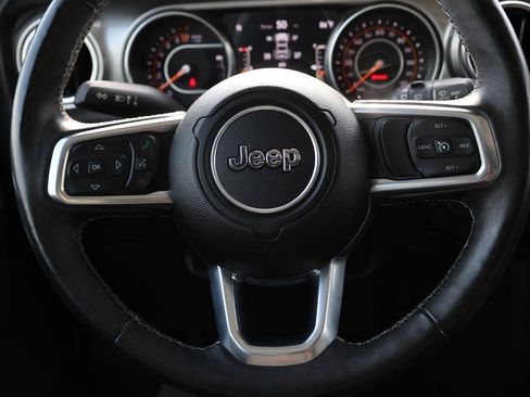 Used 2018 Jeep Wrangler Unlimited Sahara AWD/4WD image 18