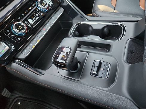 Used 2024 GMC Sierra 1500 AT4 w/ Technology Package AWD/4WD image 12