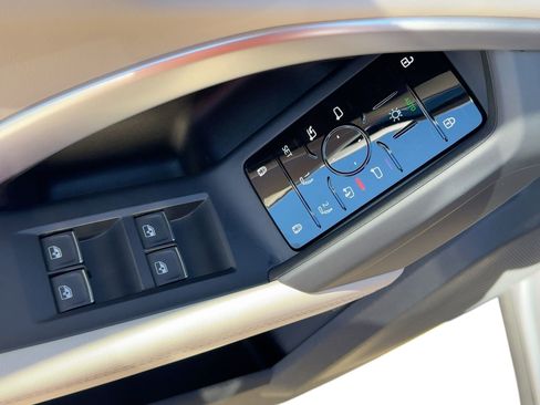 New 2025 Audi Q5 Premium image 13