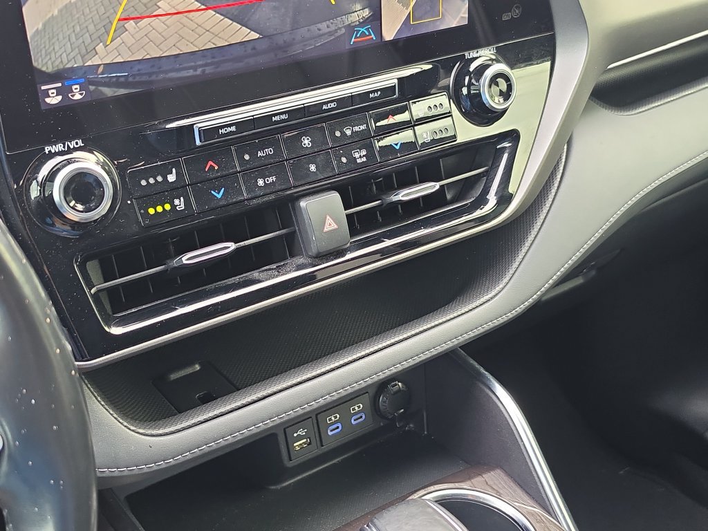 Used 2022 Toyota Highlander Limited AWD/4WD image 28