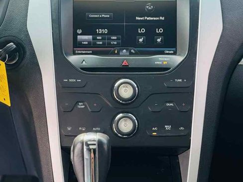 Used 2015 Ford Explorer XLT w/ Equipment Group 202A FWD image 17