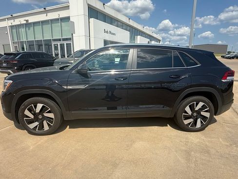 Certified 2026 Volkswagen Atlas Cross Sport SE AWD/4WD image 2