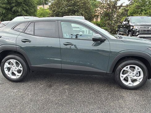 New 2026 Chevrolet Trax LS FWD image 4