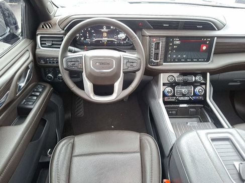 Used 2023 GMC Yukon XL Denali image 13