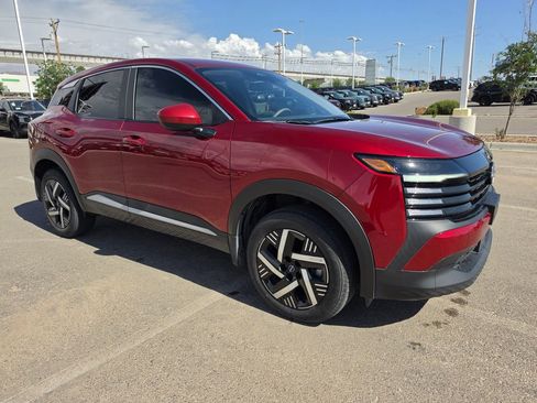 Used 2025 Nissan Kicks SV FWD image 4