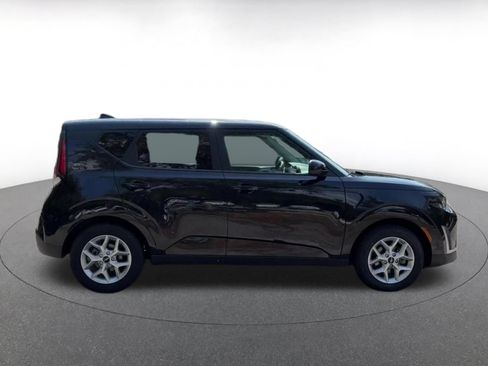 Used 2025 Kia Soul LX w/ LX Technology Package FWD image 15