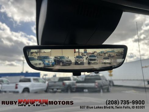 Used 2024 GMC Sierra 1500 AT4 w/ Technology Package AWD/4WD image 12