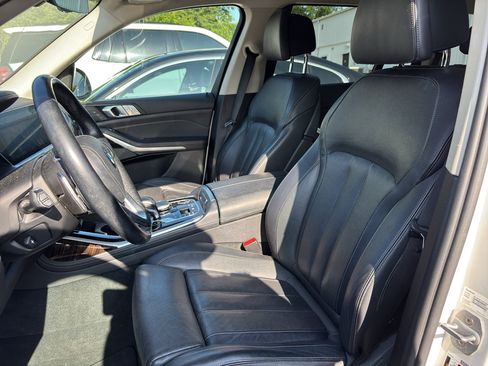 Used 2020 BMW X7 xDrive40i w/ Premium Package AWD/4WD image 9