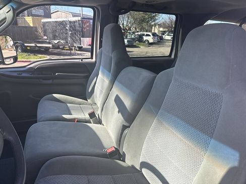 Used 2004 Ford Excursion XLT image 37