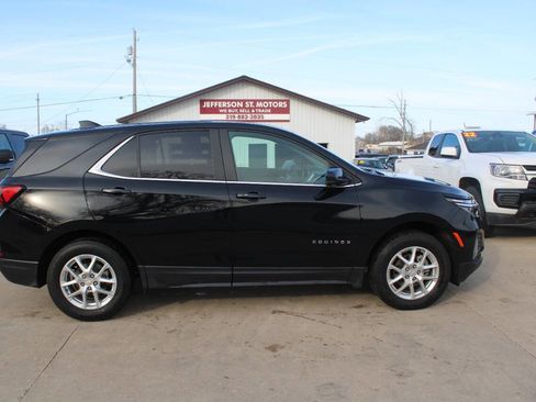 Used 2024 Chevrolet Equinox LT image 1
