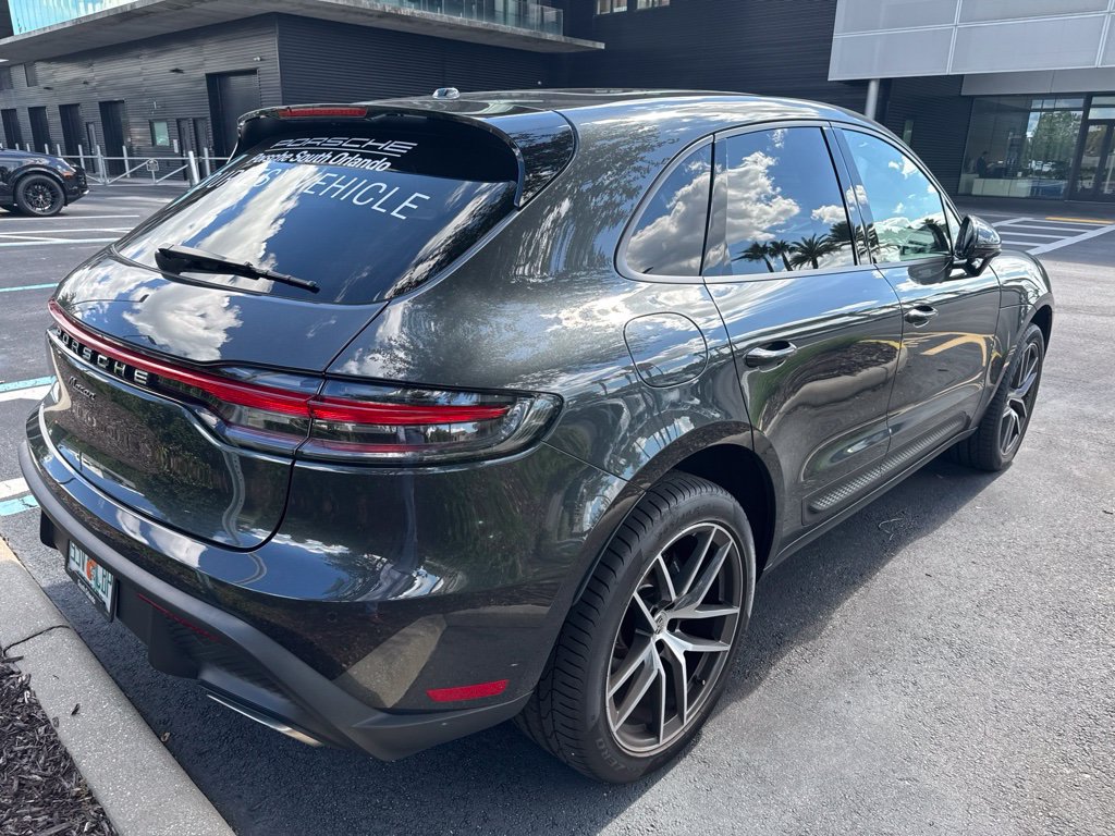 Certified 2026 Porsche Macan AWD/4WD image 4