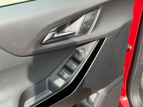 Used 2025 Chevrolet Equinox RS w/ Safety and Technology Package FWD image 11