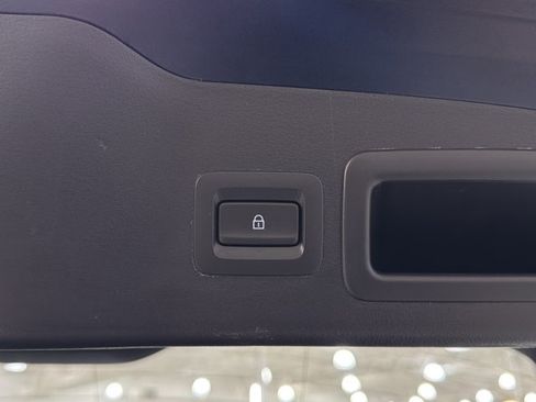 Used 2019 MAZDA MAZDA3 Hatchback FWD image 13