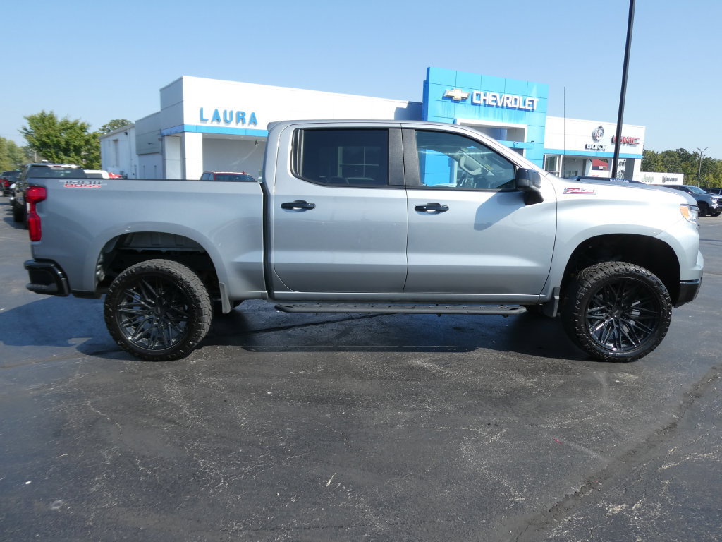 Used 2025 Chevrolet Silverado 1500 LT Trail Boss w/ Convenience Package II AWD/4WD image 4
