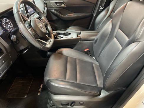 Used 2021 Nissan Rogue SV w/ Premium Package FWD image 13