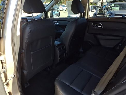 Used 2021 Nissan Rogue SL image 19